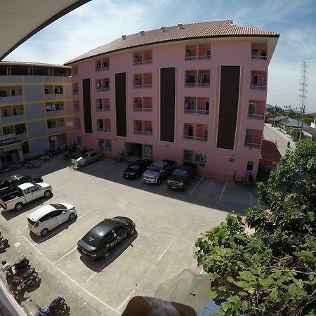 Bun Som Apartment Ban Don Lang Bagian luar foto